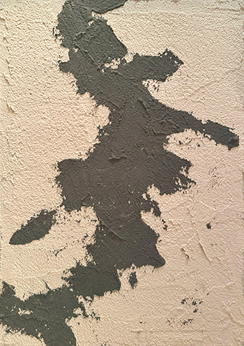 白地にあせた緑を組み合わせ影を描いている、珪藻土で描かれた抽象画